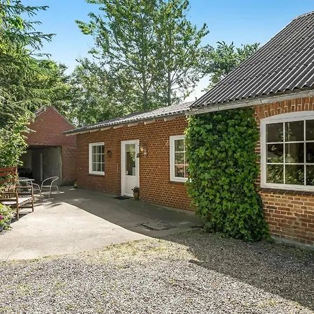 5 Bedroom Stunning In Bredebro 度假居 Badsbol-Ballum