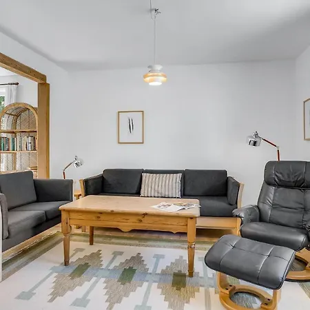 5 Bedroom Stunning In Bredebro 度假居 *